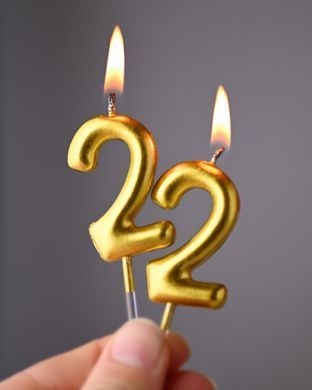 Святкова свiчка цифра 2 32002