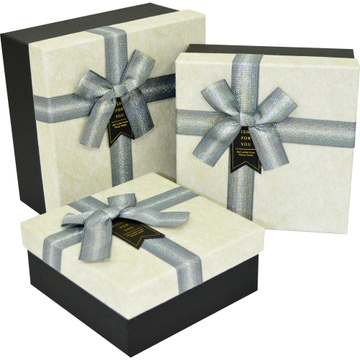 Подарункові картонні коробки 11030192, компл.3 шт